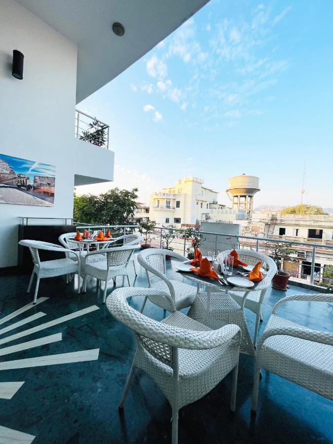 เดอะ วอลล์สตรีท บีคอน ชัยปุระ Hotel ภายนอก รูปภาพ