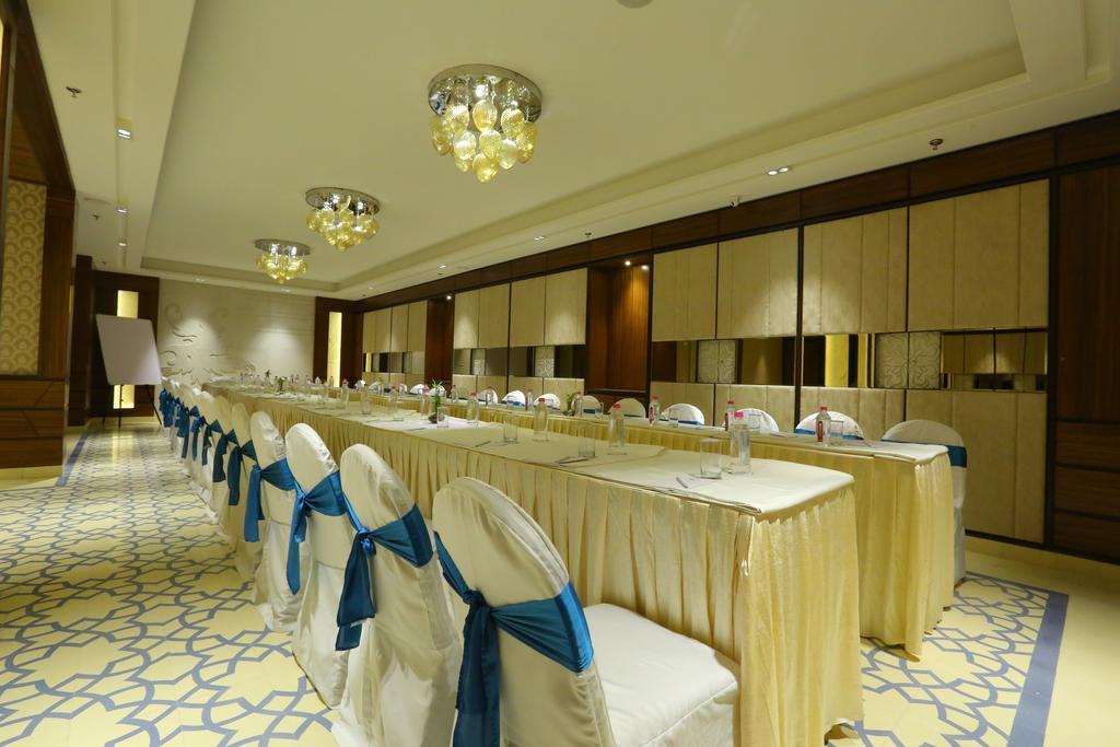 เดอะ วอลล์สตรีท บีคอน ชัยปุระ Hotel ภายนอก รูปภาพ