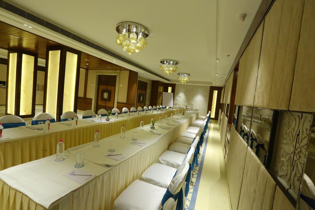 เดอะ วอลล์สตรีท บีคอน ชัยปุระ Hotel ภายนอก รูปภาพ