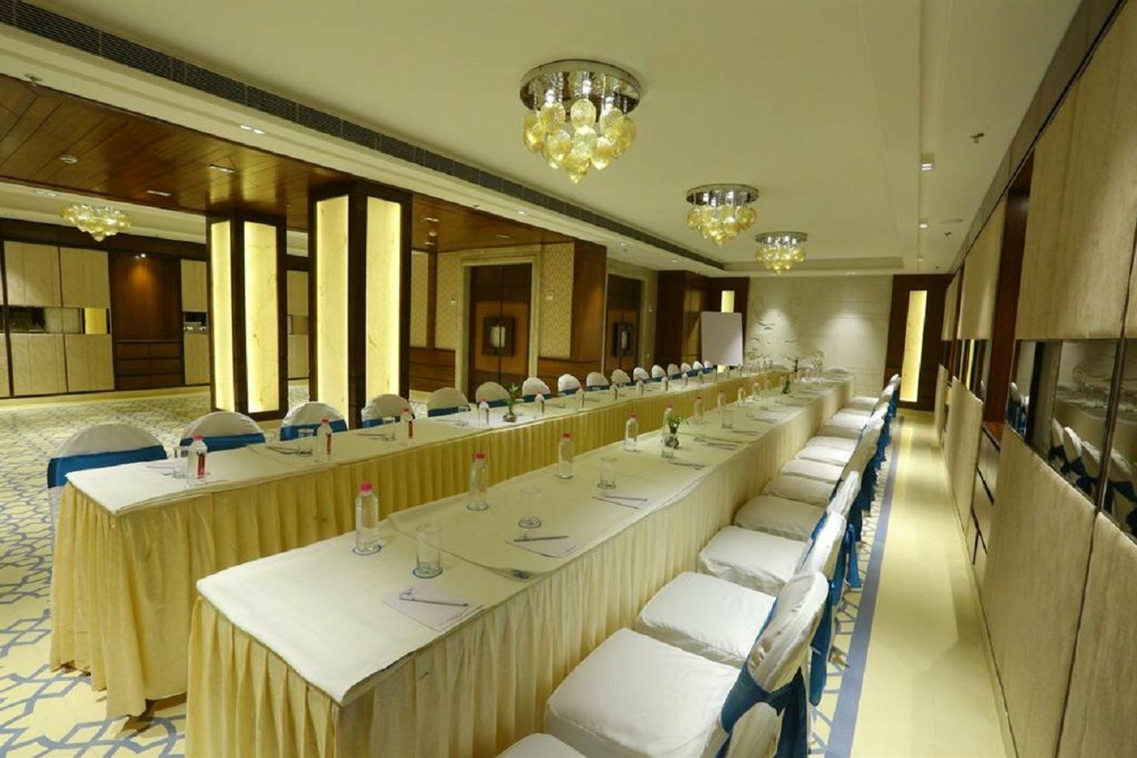 เดอะ วอลล์สตรีท บีคอน ชัยปุระ Hotel ภายนอก รูปภาพ