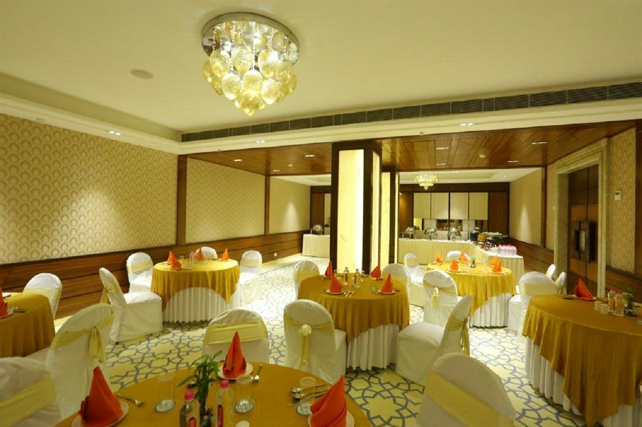เดอะ วอลล์สตรีท บีคอน ชัยปุระ Hotel ภายนอก รูปภาพ